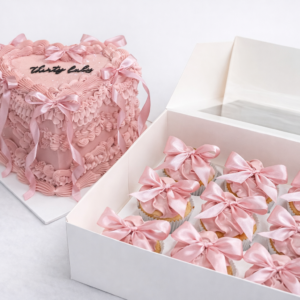 Pack tarta y cupcakes a juego